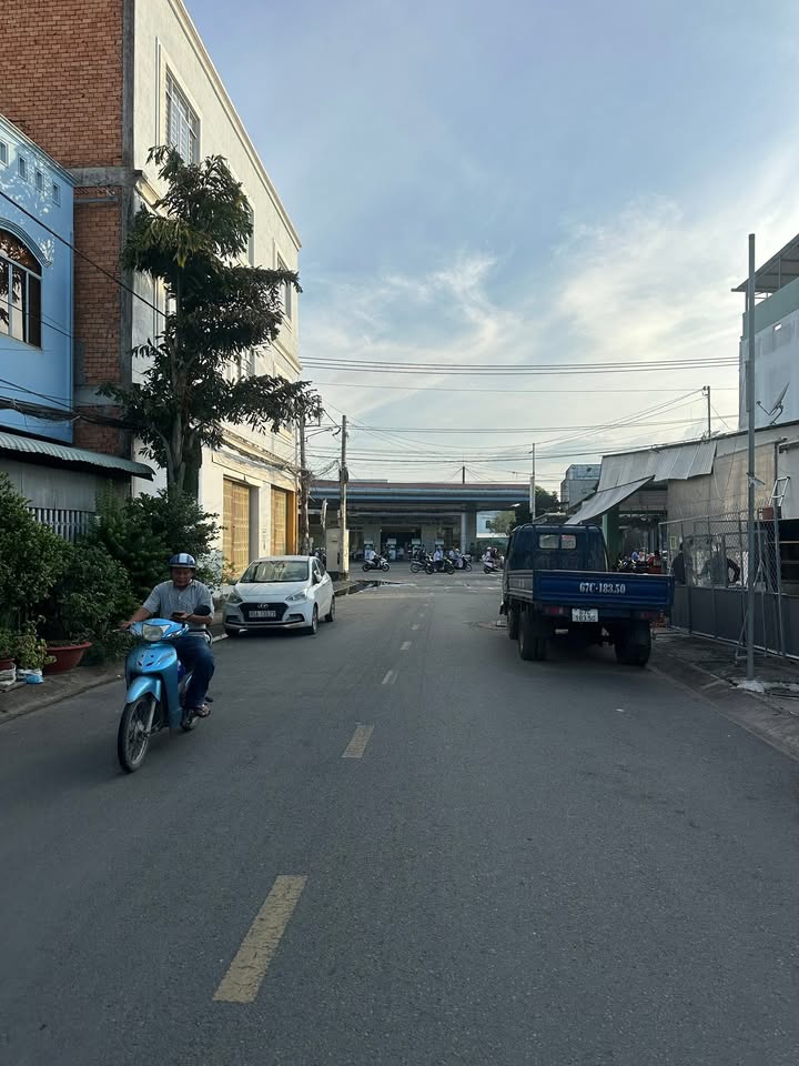 Nhà cấp 4 đường Trần Khắc Chân, Long Xuyên, 95m² giá 3.6 tỷ - Hướng Tây thoáng đãng!