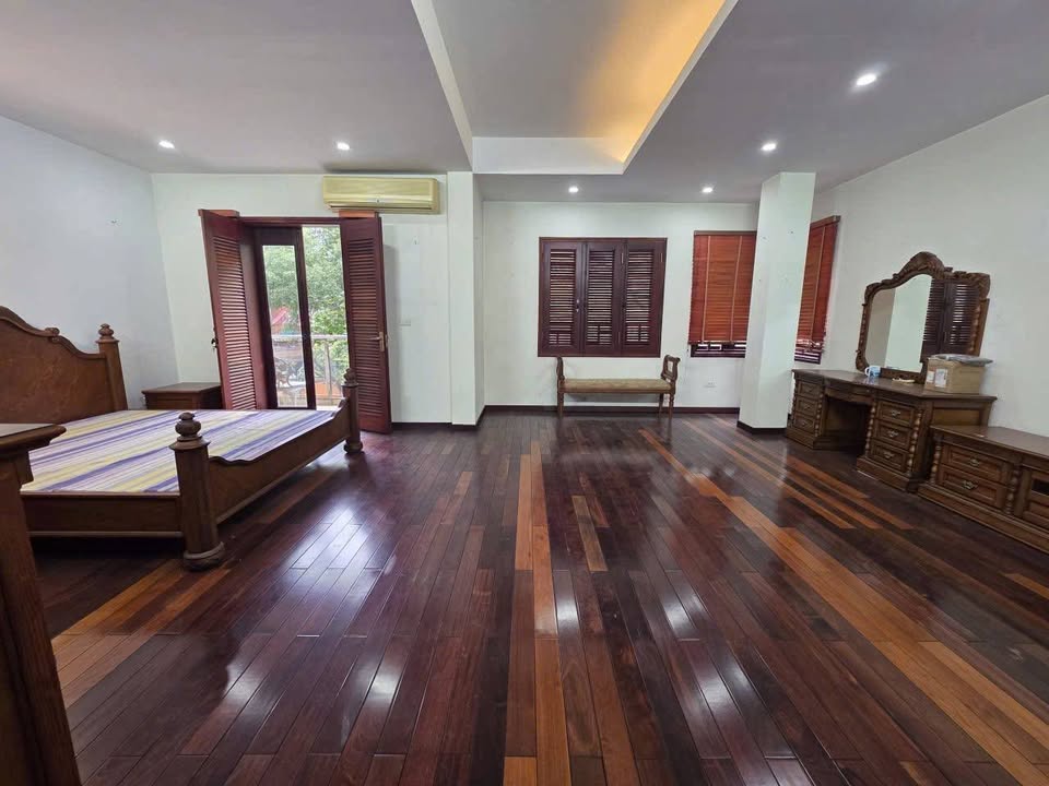 Biệt thự BT7 Khu đô thị Việt Hưng 185m² giá 25 triệu - Cho thuê ngay, nội thất đầy đủ!