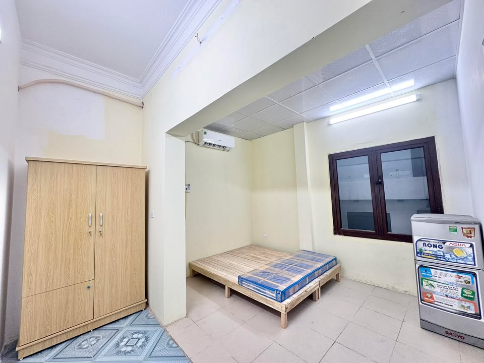 Phòng trọ cho thuê tại 298 Ngọc Lâm, 3.2 triệu - Tiện nghi đầy đủ, ngay khu sầm uất!