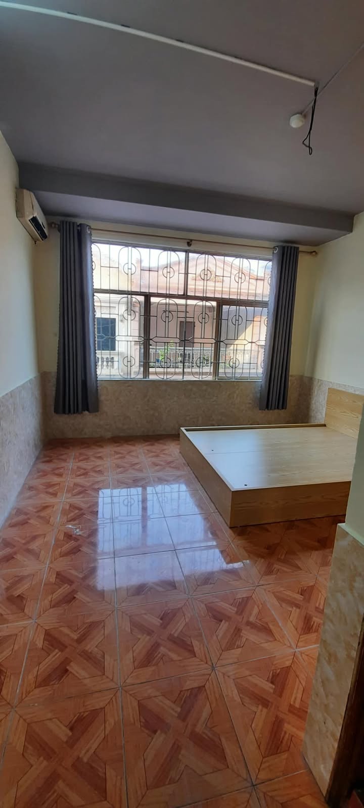 Phòng cho thuê quận Long Biên 20m² giá 2.8 triệu - Đầy đủ nội thất, giờ giấc tự do!