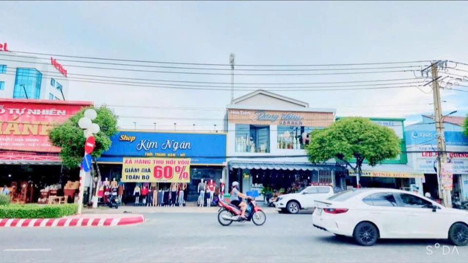 Bán nhà phố Nguyễn Trung Trực, Rạch Giá, 196m², giá 10 tỷ - Vị trí kinh doanh sầm uất!
