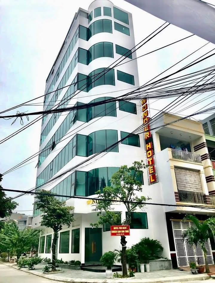 Khách sạn cho thuê tại Văn Cao, Hải Phòng 8 tầng - Vị trí đắc địa, tiện nghi đầy đủ!