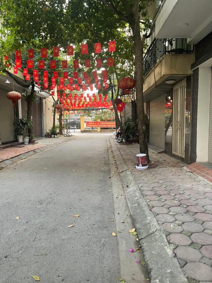 Nhà 8 tầng tại Bồ Đề 38m² giá 13 tỷ - Sẵn sàng vào ở ngay!