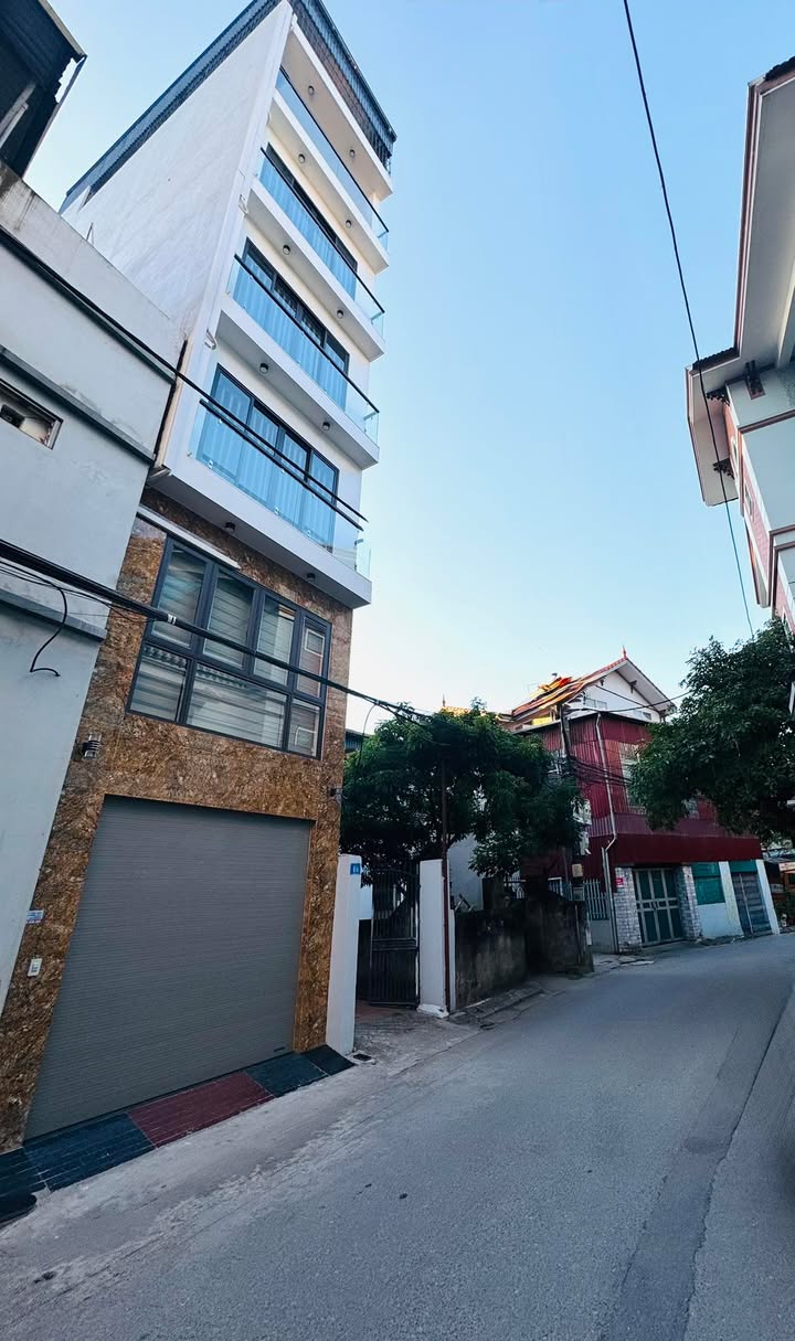 Nhà phố Thạch Bàn 37m² 7 tầng - Gara ô tô, thang máy nhập khẩu, giá 11.5 tỷ
