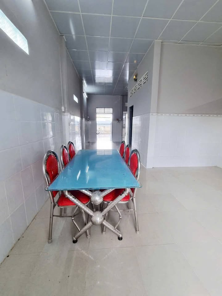 Nhà bán tại Phường Phú Khương, Bến Tre 190m² giá 1.79 tỷ - Gần chợ, trường học