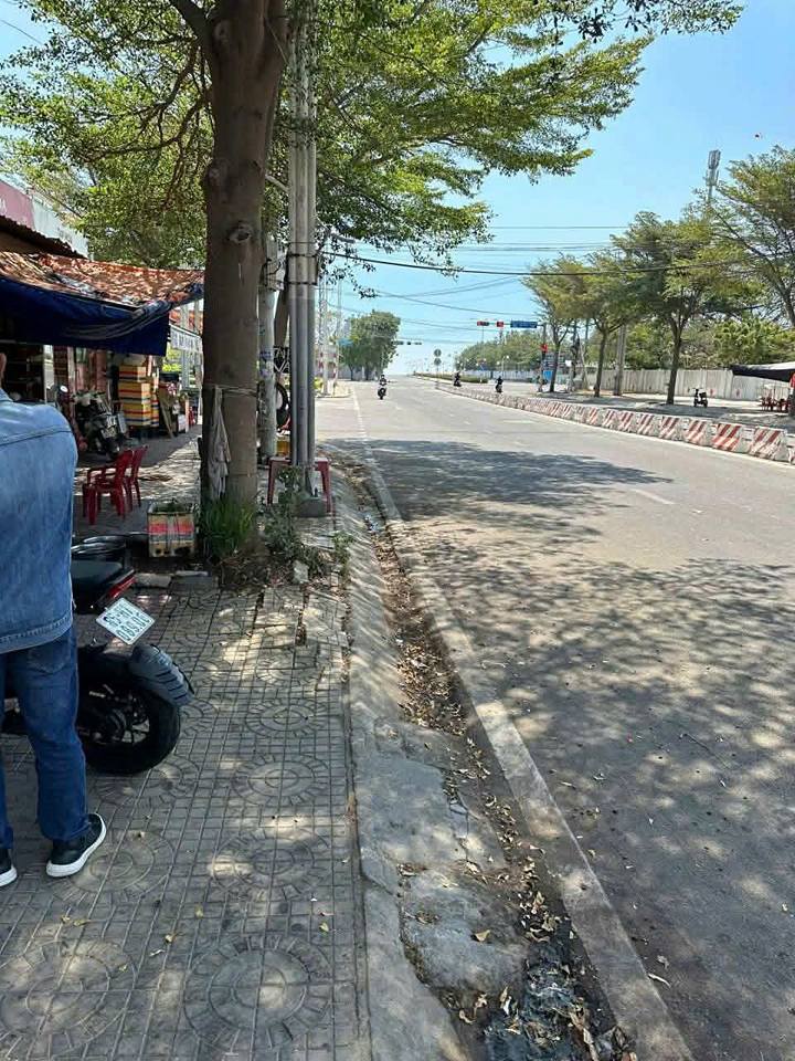 Nhà mặt tiền Nguyễn Thị Minh Khai, Ninh Thuận 274m² giá 6.8 tỷ - Vị trí đắc địa, thuận lợi kinh doanh!