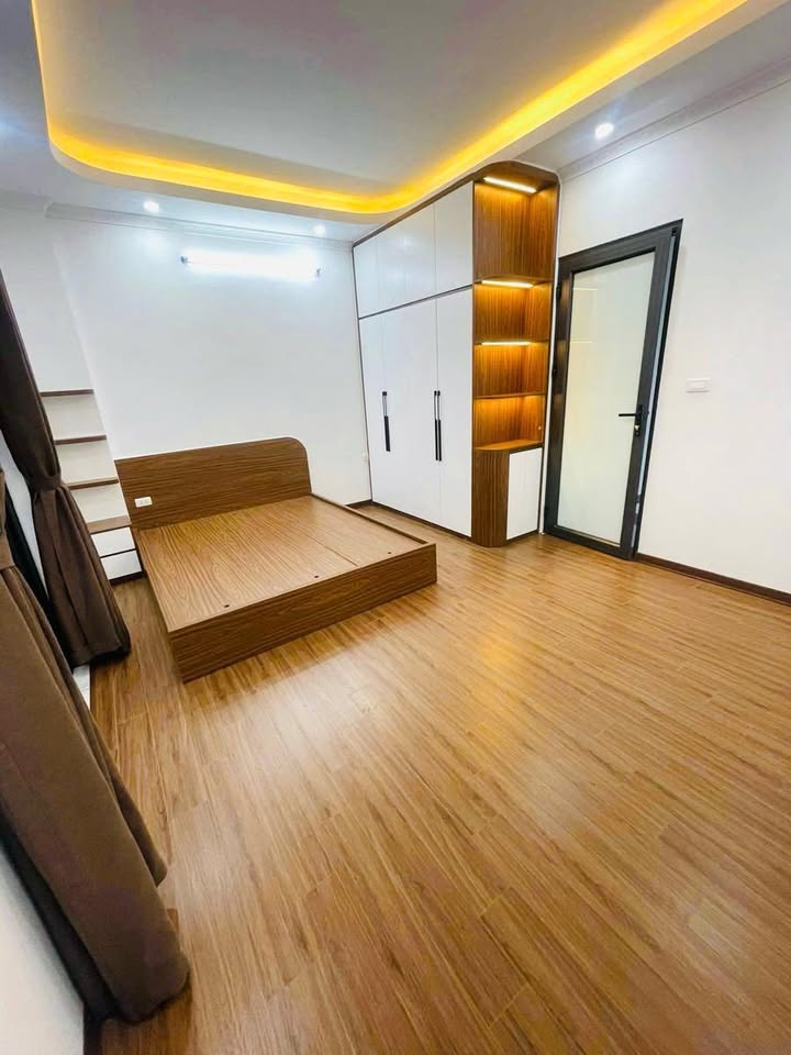 Nhà 5 tầng tại đường Liên Mạc, Thượng Cát, 30m² giá 5 tỷ - Đón Tết ngay!