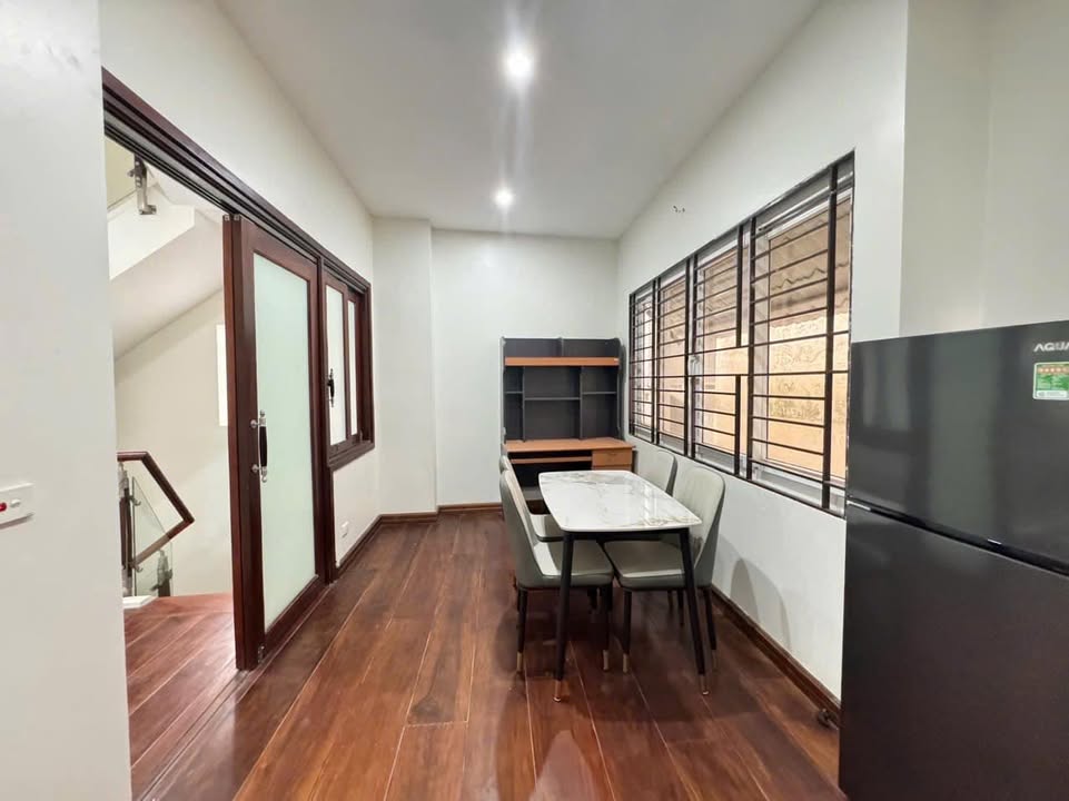 Căn hộ 1PN 1WC cho thuê tại Đội Cấn, Ba Đình 75m² - Full nội thất, vào ở ngay!