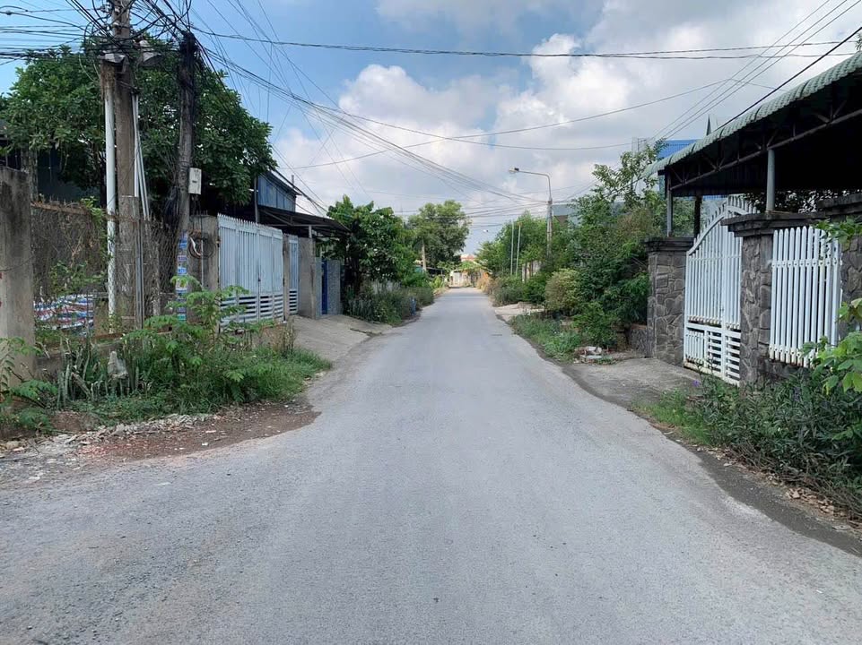 Nhà cấp 4 mặt tiền đường Thanh Bình 176.4m² giá 2 tỷ - Thương lượng ngay!