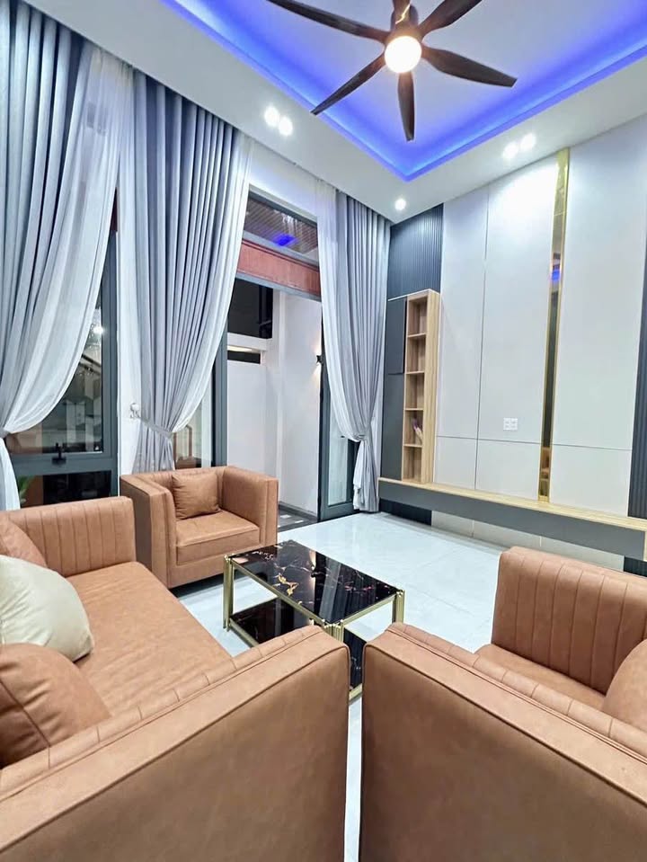 Nhà 3 tầng 5 phòng ngủ An Cựu - Huế giá 4.15 tỷ - Tiềm năng kinh doanh cao