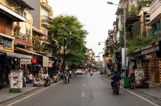 Nhà phố Hàng Quạt, Hoàn Kiếm 70m² - Vị trí đắc địa, kinh doanh thuận lợi!