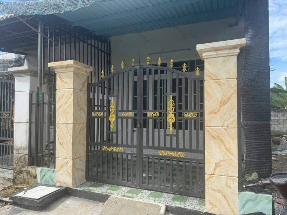 Nhà bán gấp ấp Bình Tiền 1, Đức Hòa, Long An giá 1.45 tỷ - Đường xe hơi vào tận nhà!