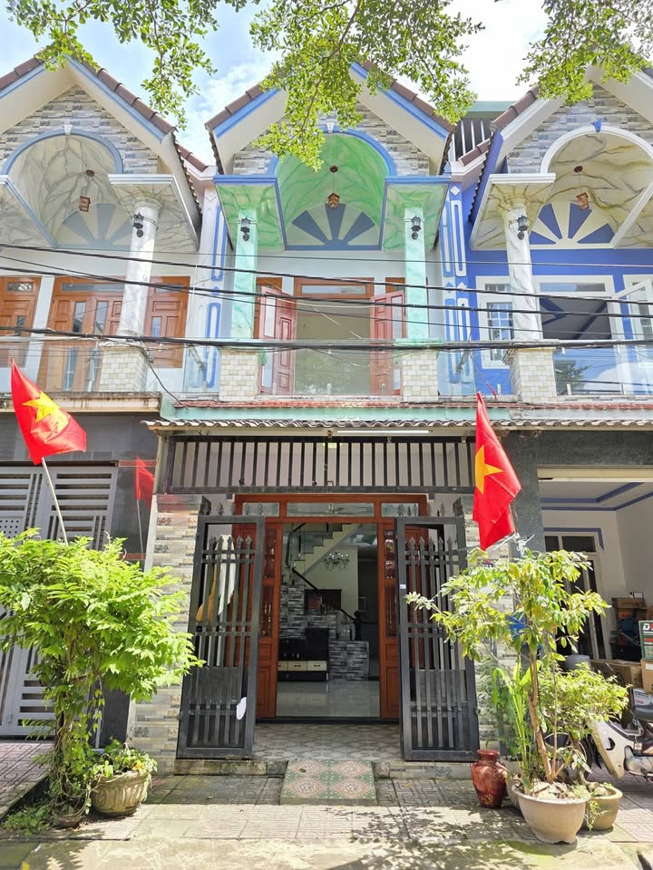 Nhà phố 1 trệt 1 lầu 72m² tại An Phú, Bình Dương - Giá chỉ 3,7 tỷ!