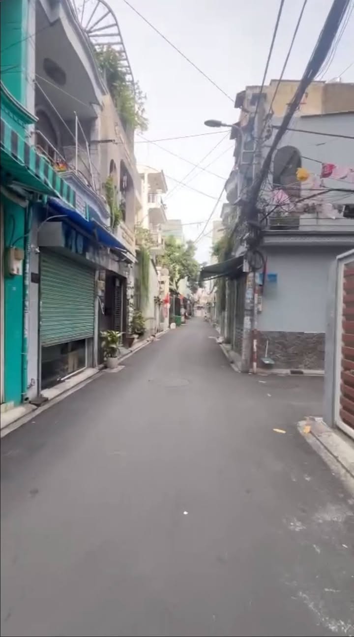 Nhà góc 2 mặt tiền hẻm Dương Đức Hiền, Tân Phú 34m² giá 4,7 tỷ - Vị trí đắc địa, tiện ích đầy đủ!