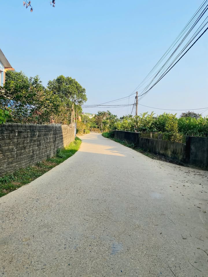 Bán đất đẹp tại tổ dân phố Trung Môn, Yên Sơn, Tuyên Quang - 600m² chỉ 3.3 tỷ VND!