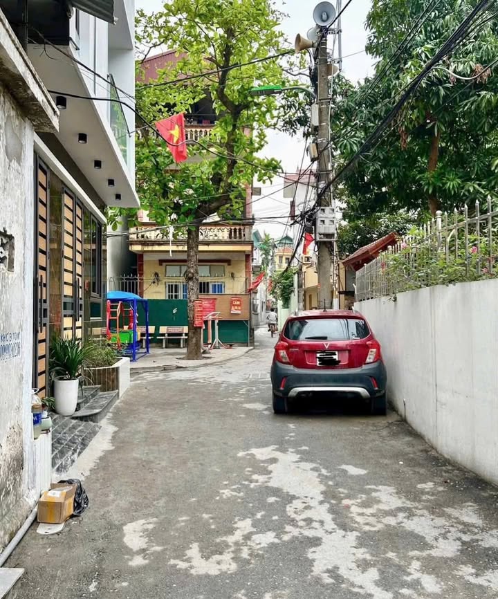 Nhà bán Đông Ngạc, Bắc Từ Liêm 50m² giá 7.85 tỷ - Ô tô đỗ cửa, ngõ thông rộng!