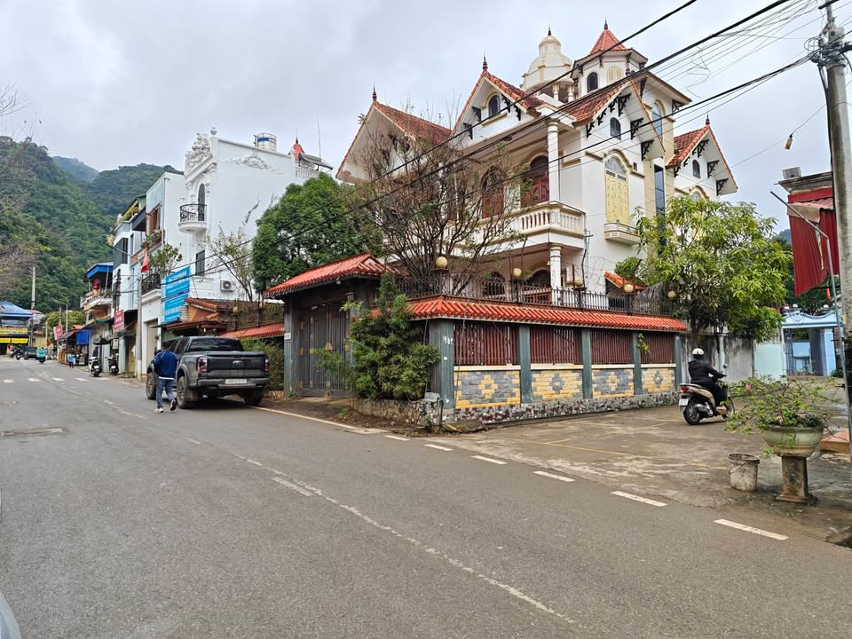 Nhà Villa Mặt Phố Mộc Châu 207m² - Thiết Kế Nội Thất Đẹp, Đầu Tư Sinh Lời