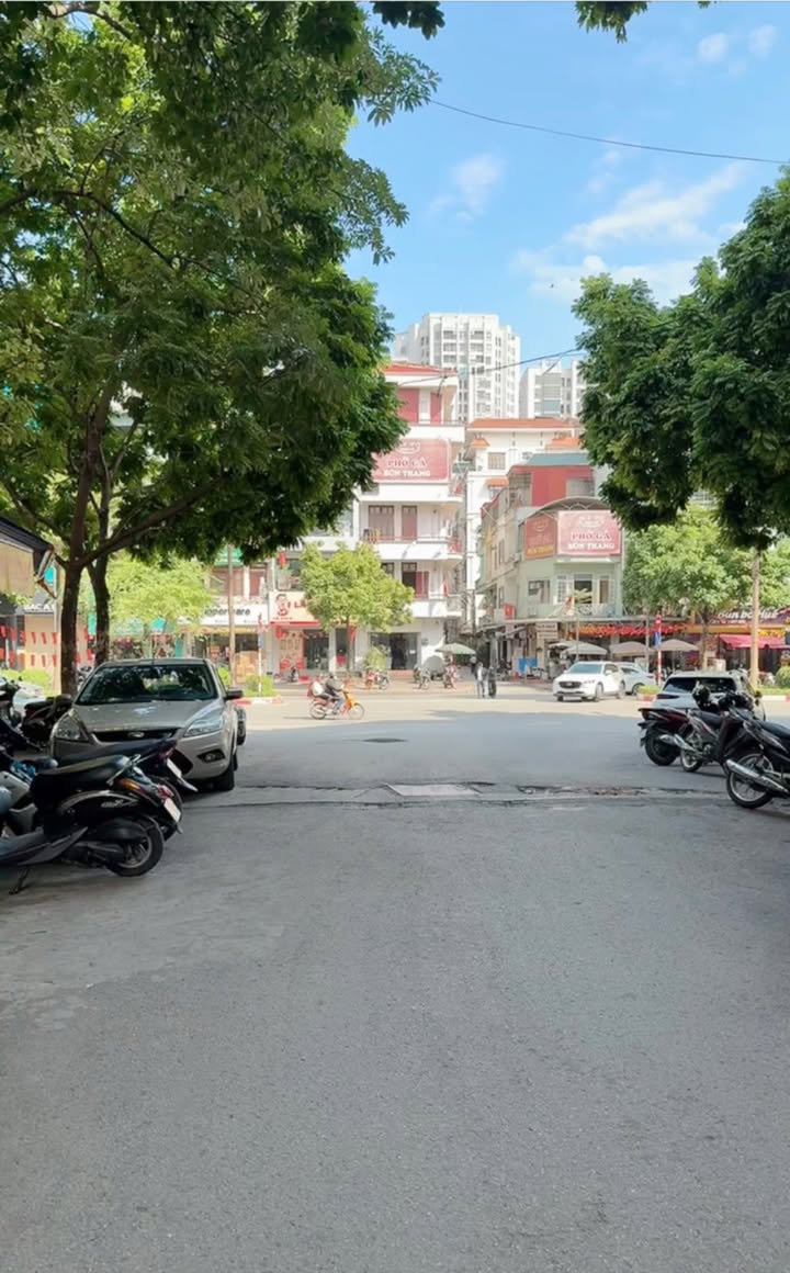 FrontHouse Trung Kính 65m² giá 35.8 tỷ - Đầu tư sinh lời ổn định!