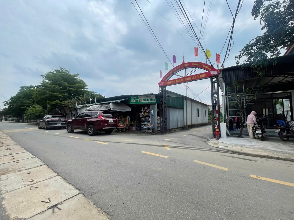 Đất nền Đoài Phương, Sơn Tây 100m² giá 4 tỷ - Sổ đỏ chính chủ, đầu tư sinh lời!