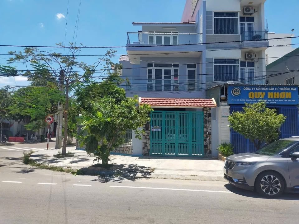 Nhà 3 tầng chính chủ đường Nguyễn Mân, Nhơn Bình, Gia Lai 200m² giá 17 tỷ - Không thể bỏ lỡ!