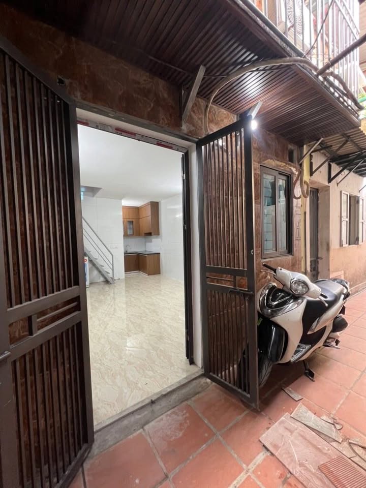 Nhà 2 tầng Vĩnh Hưng Hoàng Mai 27m² giá 1.85 tỷ - Ngõ xe máy quay đầu