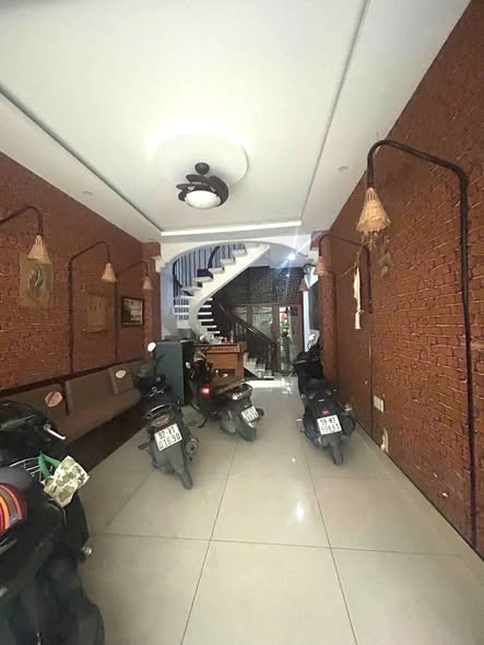 Cho thuê mặt tiền kinh doanh 56m² tại quận 1 - Phù hợp đa ngành nghề