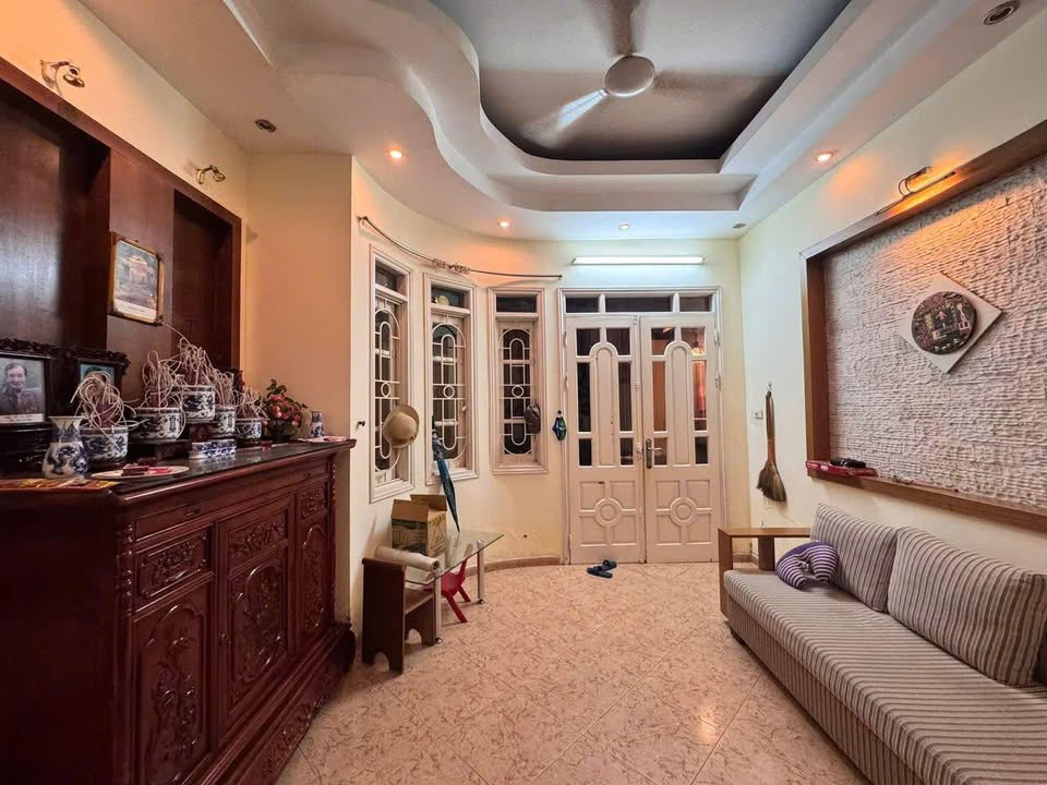 Nhà 4 tầng Định Công Thượng 46m² giá 9.68 tỷ - Gần phố, ngõ rộng thoáng!