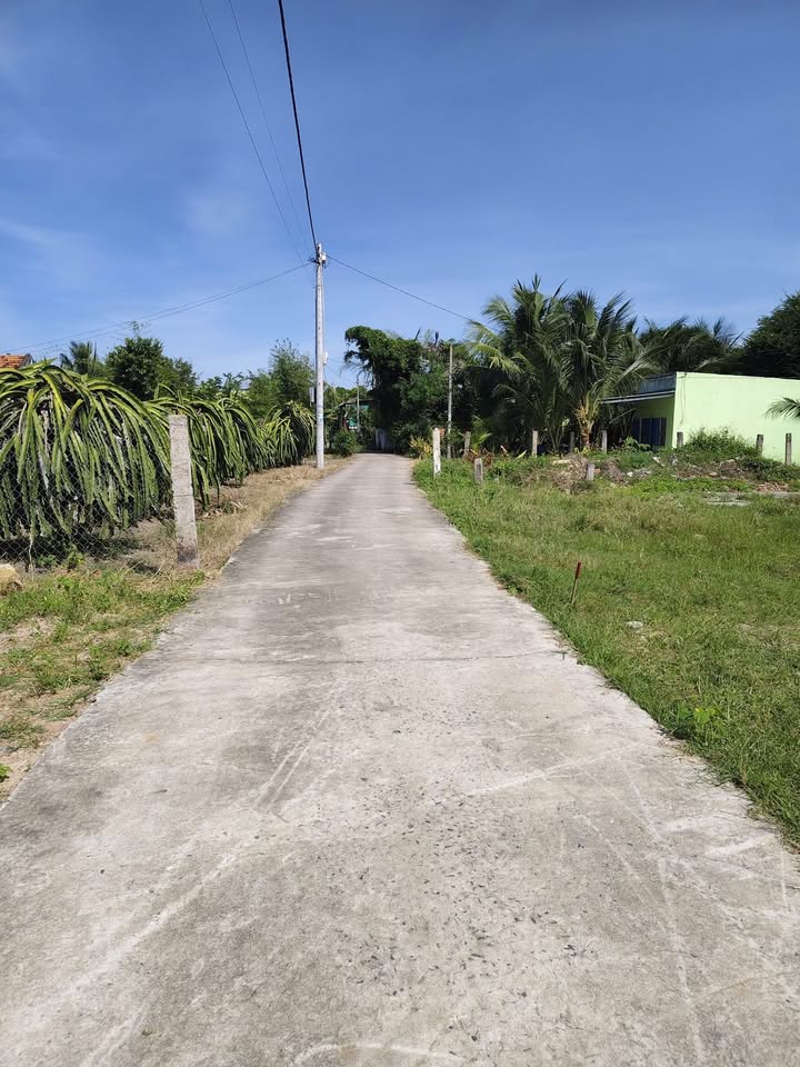 Đất thổ cư mặt tiền Quốc Lộ 28, xã Hàm Chính, 103m² giá 400 triệu - Cơ hội đầu tư hấp dẫn!