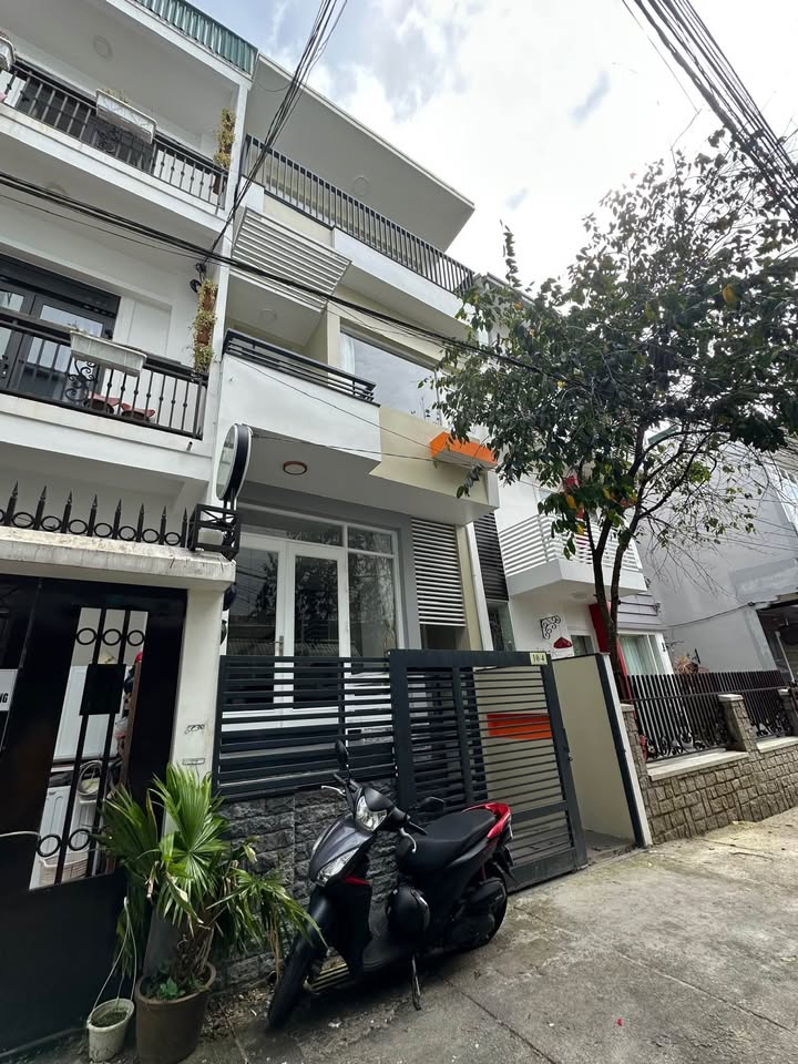 Nhà cho thuê 4 phòng ngủ đường Phan Đình Phùng, Đà Lạt - Nội thất đầy đủ, giá chỉ 15 triệu