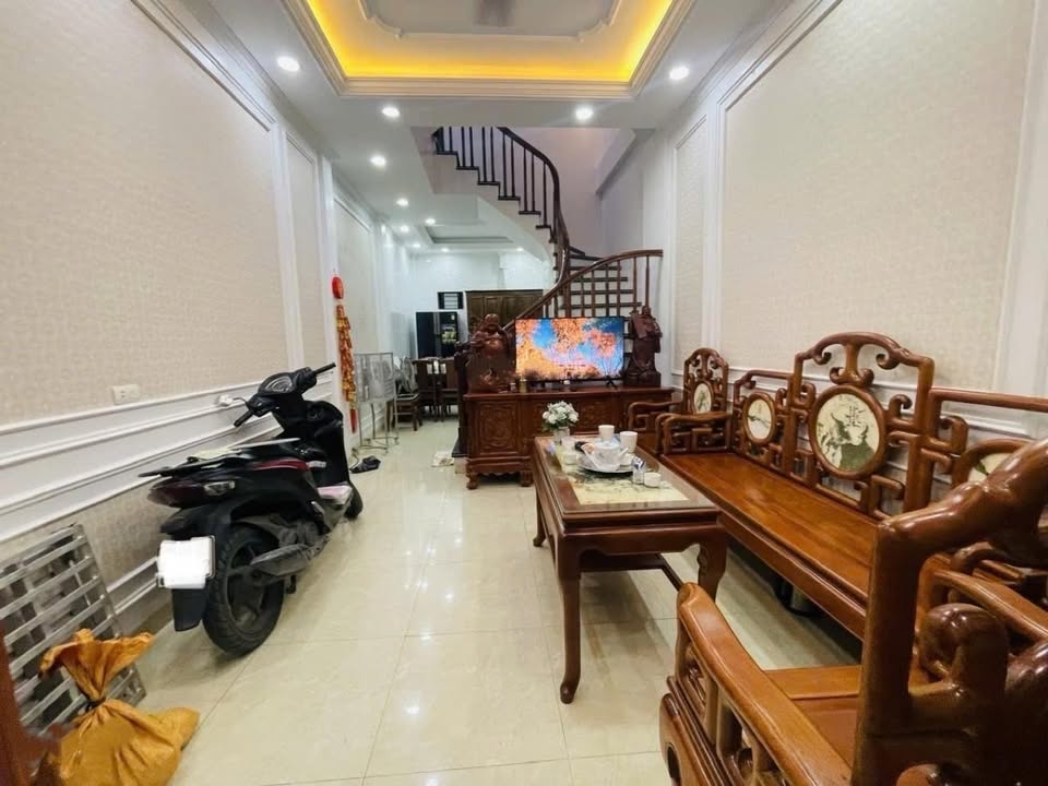 Nhà 5 tầng Trần Cung, Cầu Giấy 40m² giá 8.5 tỷ - Thiết kế hiện đại, nội thất đẹp!