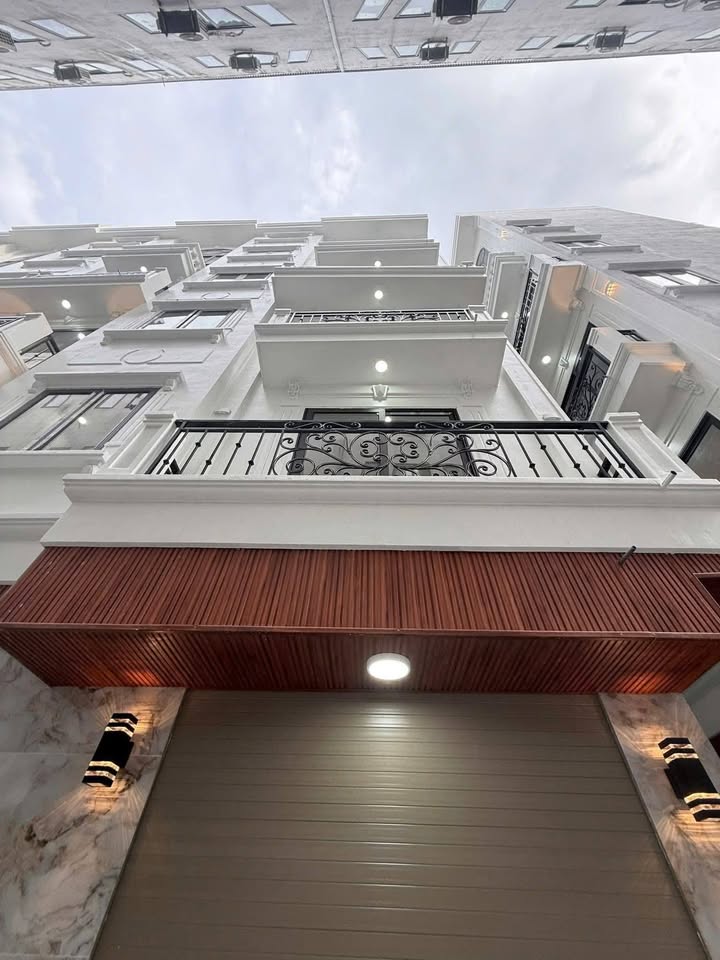 Nhà riêng Xuân Diệu Tây Hồ 38m² giá 14.1 tỷ - Khu VIP hiếm nhà bán!