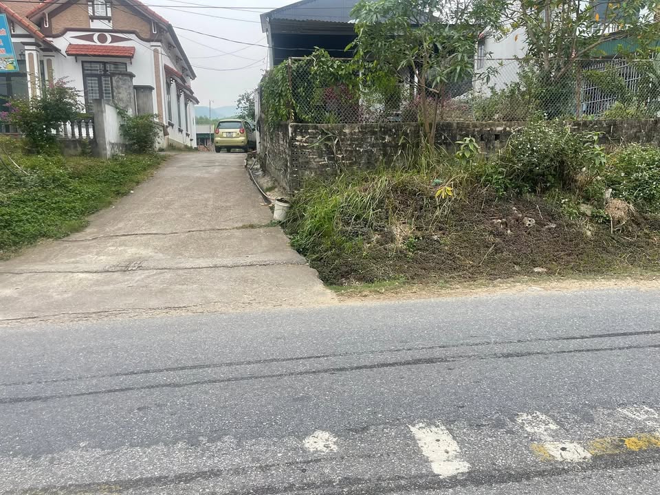 Mảnh đất vườn 2000m² tại Hoành Bồ - Sổ đỏ chính chủ, giá chỉ 2 tỷ!