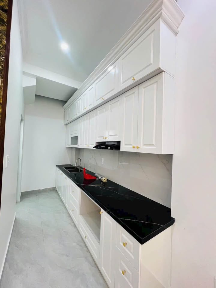 Nhà 5 tầng thang máy tại Vinhomes Riverside Sở Dầu 46m² giá 5.9 tỷ - Sẵn sàng vào ở ngay!