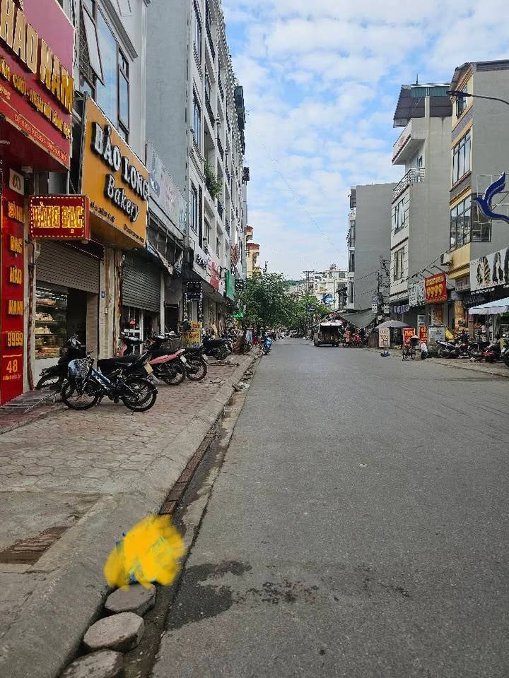 Nhà mặt phố Tứ Hiệp 55m² giá thỏa thuận - Kinh doanh sầm uất ngay trung tâm!