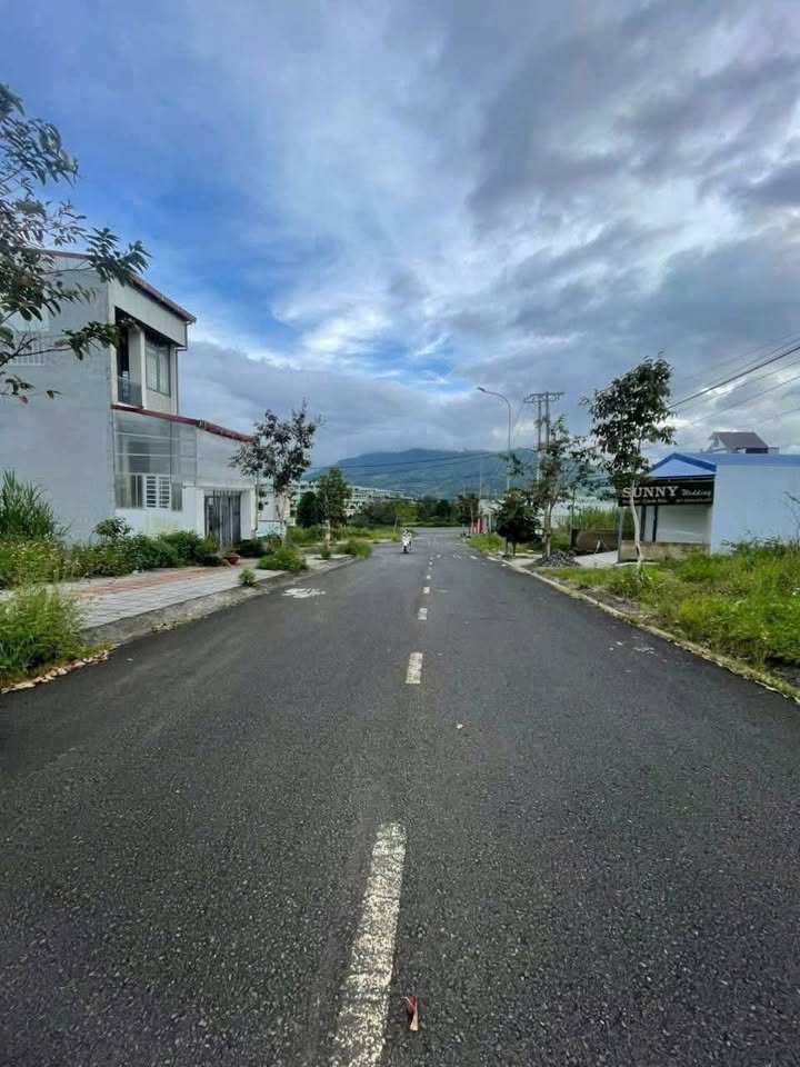 Đất nền B'Lao Bảo Lộc 120m² giá 2.3 tỷ - Định cư lâu dài lý tưởng!