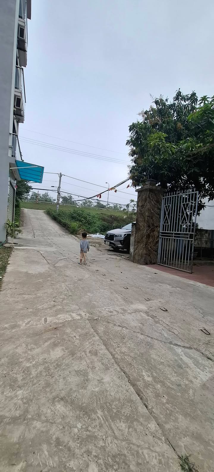 Nhà 3 tầng mặt tiền rộng 100m² tại Liên Mạc, 10.5 tỷ - Ô tô vào tận nơi!