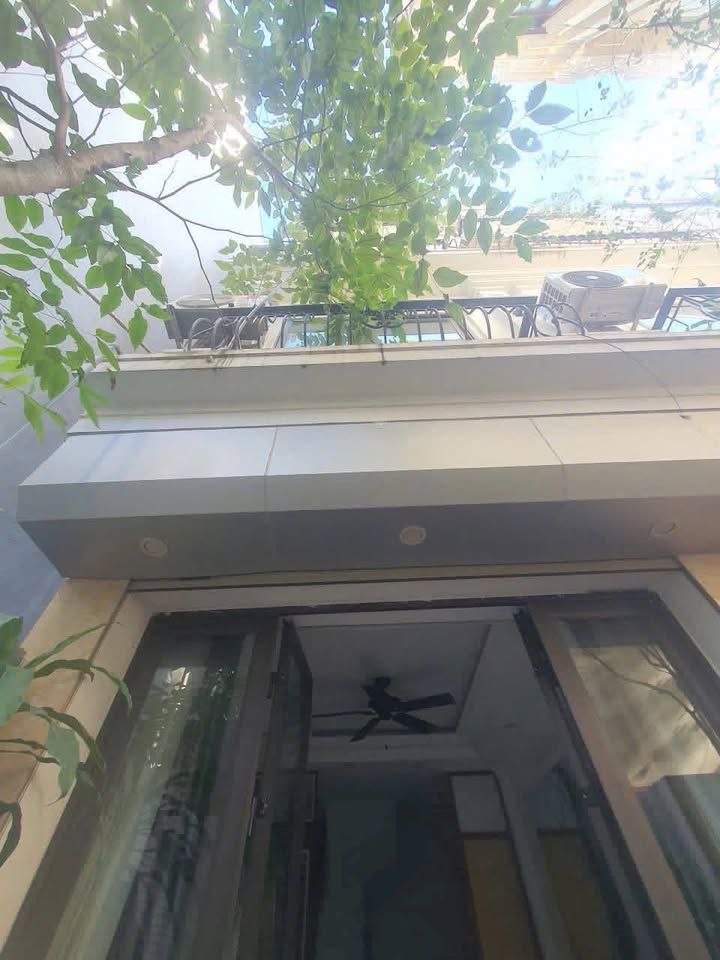 Nhà 5 tầng tại Ngọc Trì, Thạch Bàn, 33m² giá 6.15 tỷ - Full nội thất sang trọng!