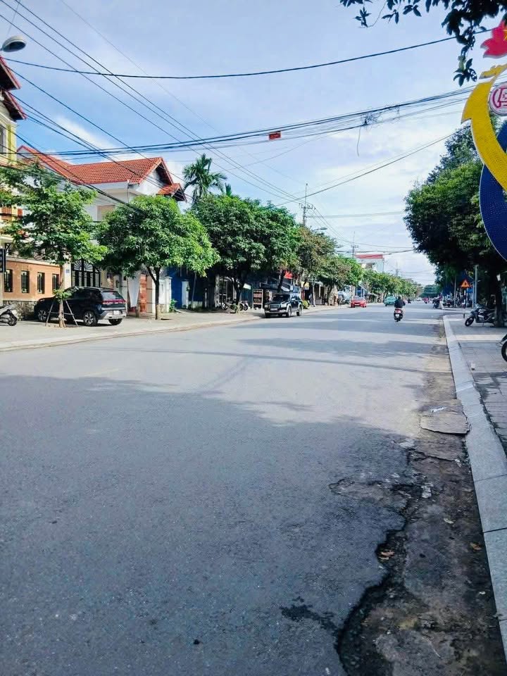 Nhà mặt tiền đường Trần Phú, Kon Tum 89m² giá 2,7 tỷ - Đầu tư sinh lời ngay!