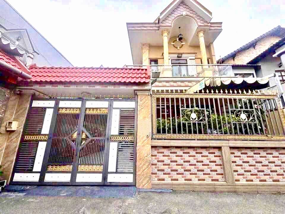 Biệt thự phố Bà Điểm Hóc Môn 174m² giá 8.2 tỷ - Sẵn sàng vào ở ngay!