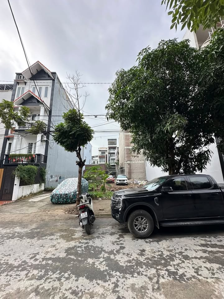 Đất mặt đường 12m Vĩnh Niệm 100m² - Hướng Tây, Sổ đỏ chính chủ