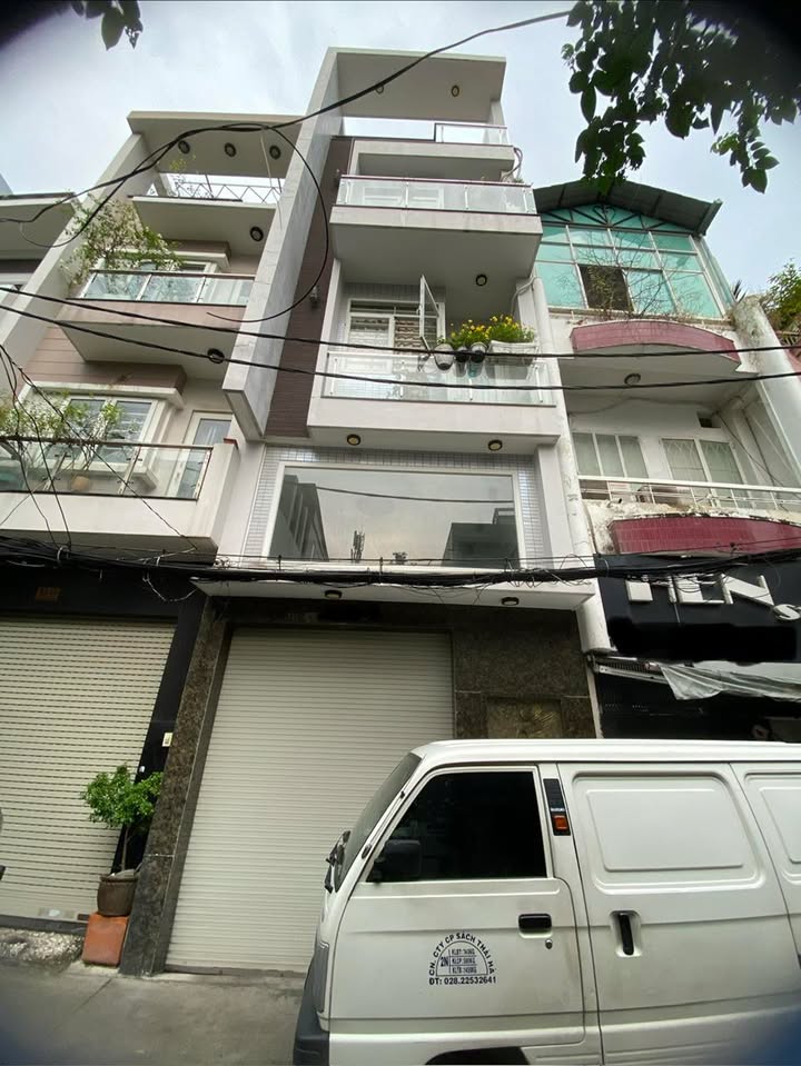 Bán nhà Phú Nhuận - Huỳnh Văn Bánh 57m² giá 10 tỷ - Thiết kế hiện đại, tiện nghi!