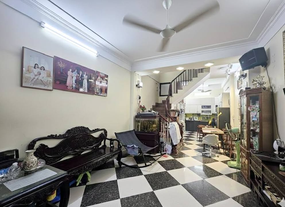 Nhà Dương Nội 65m² giá 9.7 tỷ - Bán gấp, móng bè chắc chắn!