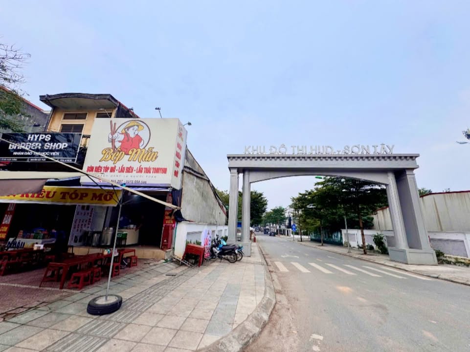 Bán nhà lô góc mặt phố Chùa Sơn Tây 82m² giá 11 tỷ - Kinh doanh sầm uất!