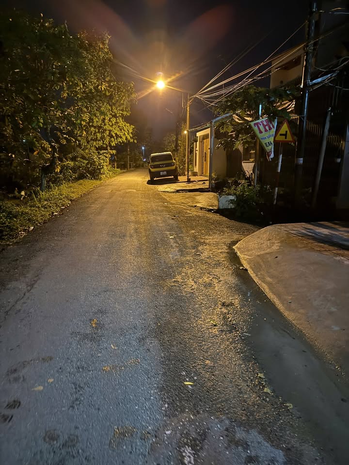 Nhà mặt tiền đường Hủ Tiếu, Bình Chánh 100m² giá 2.68 tỷ - Thiết kế hiện đại sang trọng!