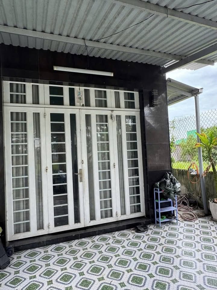 Nhà cấp 4 ấp 1, xã Long Khê, huyện Cần Đước, 100m² giá 1.3 tỷ - Mặt tiền đường xe tải thuận tiện!