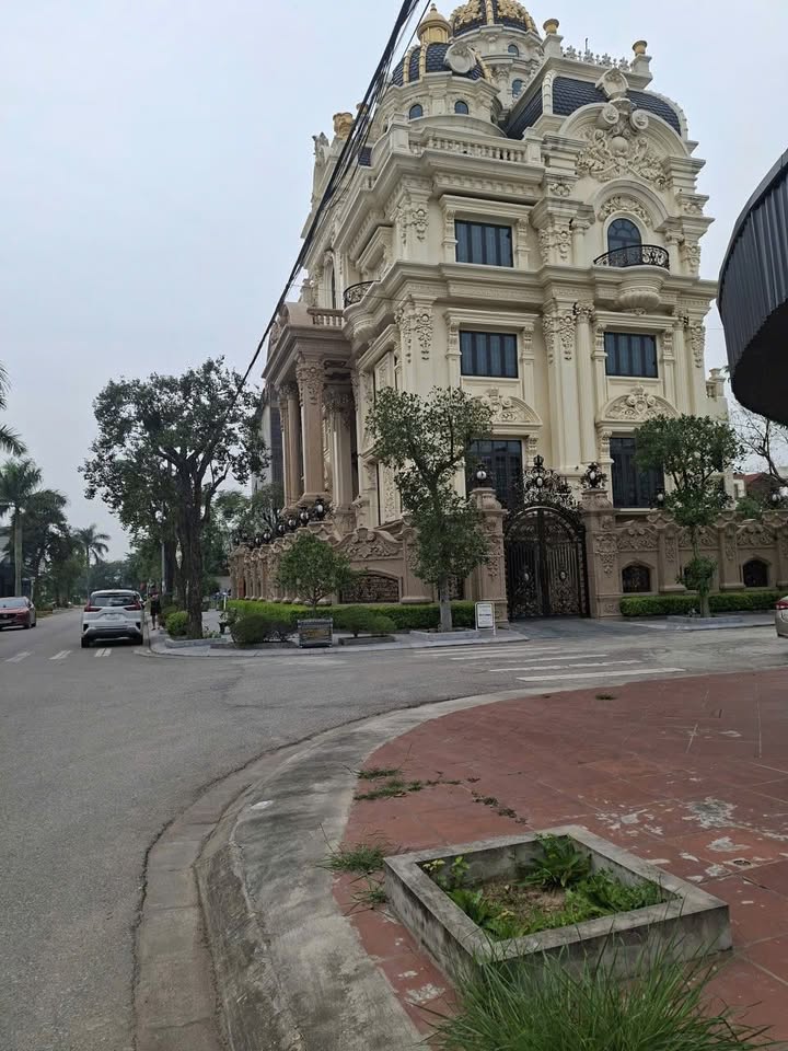 Đất kinh doanh 2 mặt tiền trục Âu Cơ, Tây Hồ 68m² giá 3 tỷ - Cơ hội đầu tư hiếm có!