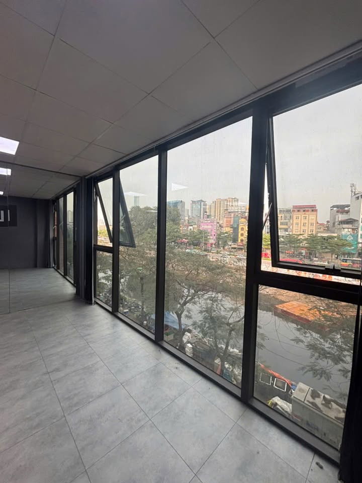 Văn phòng cho thuê tại Vũ Tông Phan, Thanh Xuân, 30-150m² giá chỉ 6 triệu/tháng - Vị trí đắc địa, tiện ích đầy đủ!
