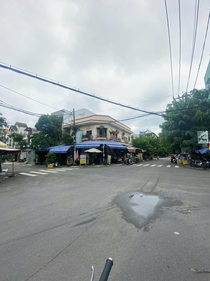 Nhà phố mặt tiền 3 mặt đường T5 quận Tân Phú 83.5m² giá 14.8 tỷ - Tiềm năng sinh lời cao!