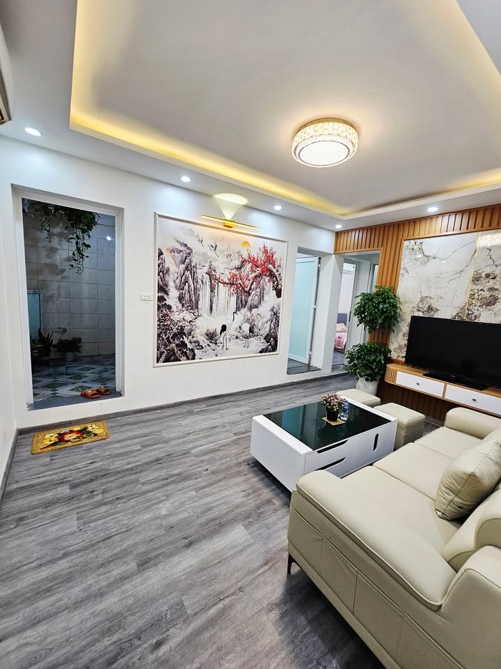 Căn hộ tầng 1 Tập thể Vũ Trọng Phụng, 90m² giá 5 tỷ - Ở ngay, ô tô đỗ cửa!