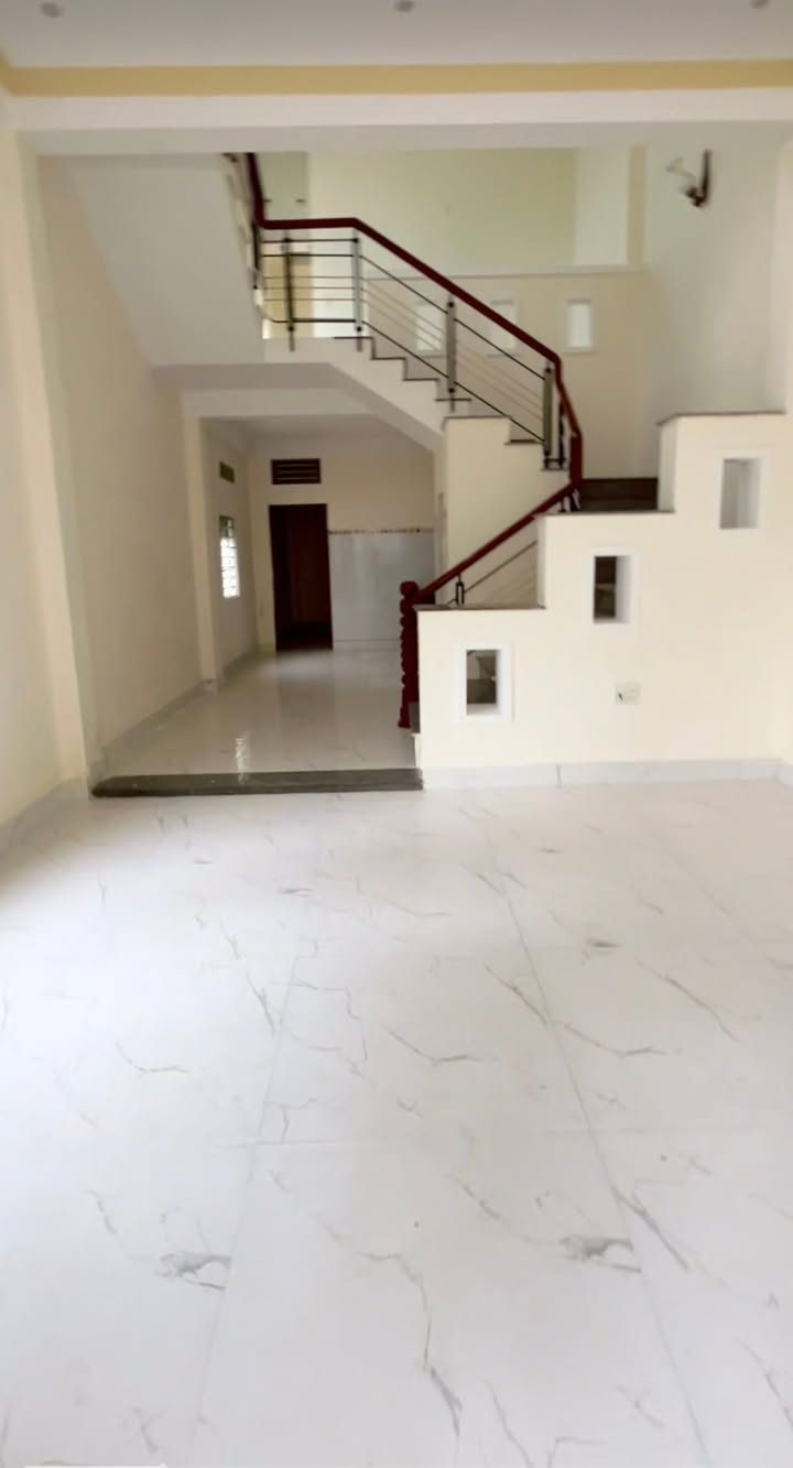 Nhà kiệt ô tô Nguyễn Hoàng Đà Nẵng 70m² giá 4 tỷ - Gần Đại học Duy Tân!